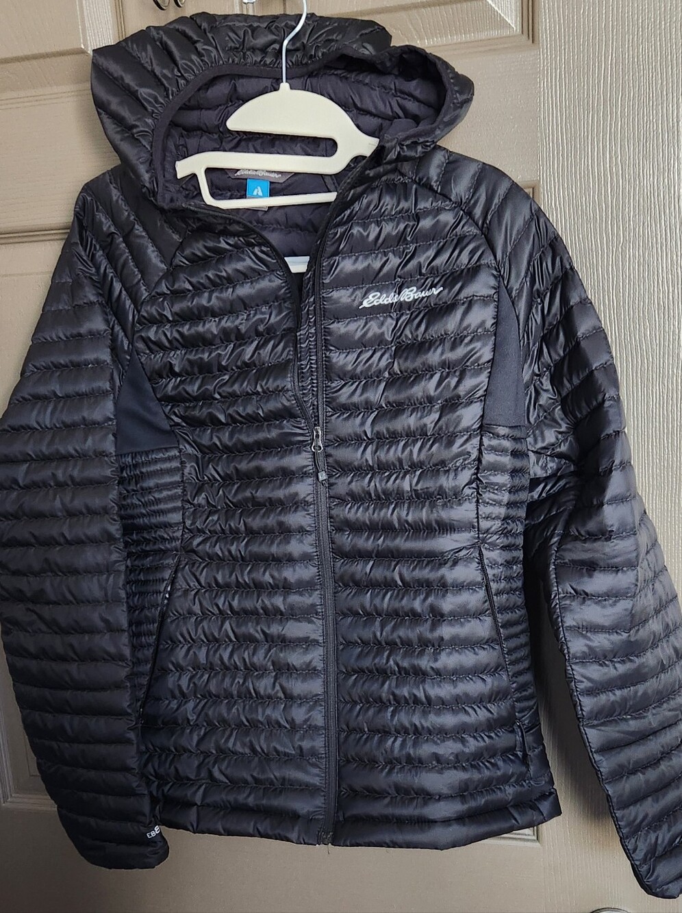 Eddie Bauer Women Black Quilted Hooded Puffer Jacket